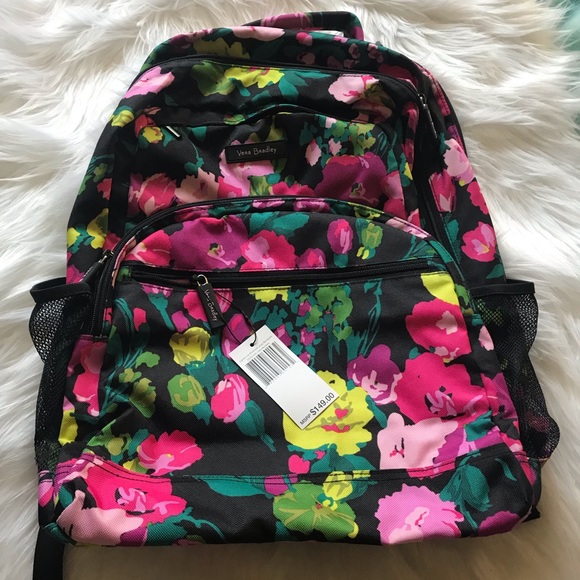 Vera Bradley Handbags - NWT Vera Bradley Lighten up essentials large 🎒